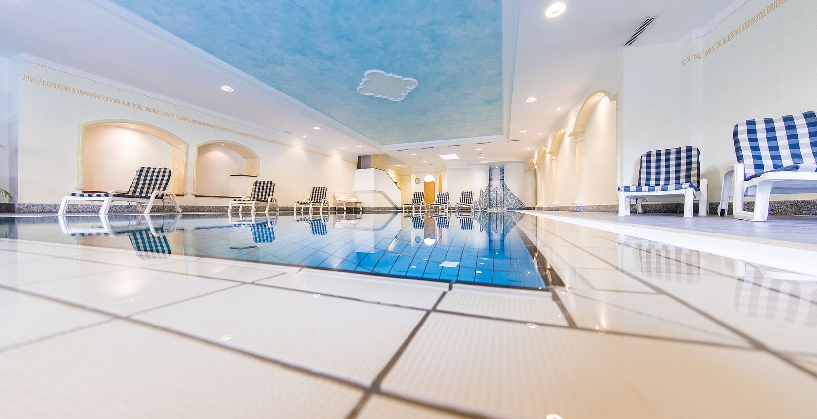 Indoor swimming pool Wellnesshotel South Tyrol, Hotel Winzerhof Tramin